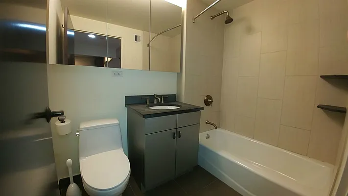 Rented by Keller Williams NYC | media 29