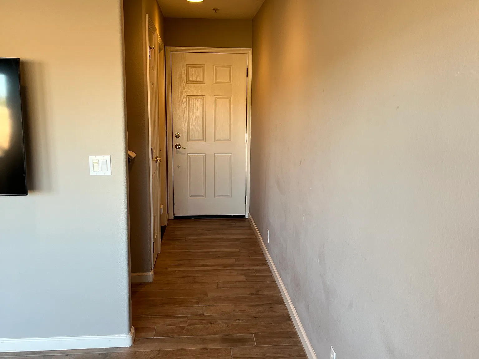 3 bed, 2.5 bath, 1230 sqft, $3,800 — Photo 3