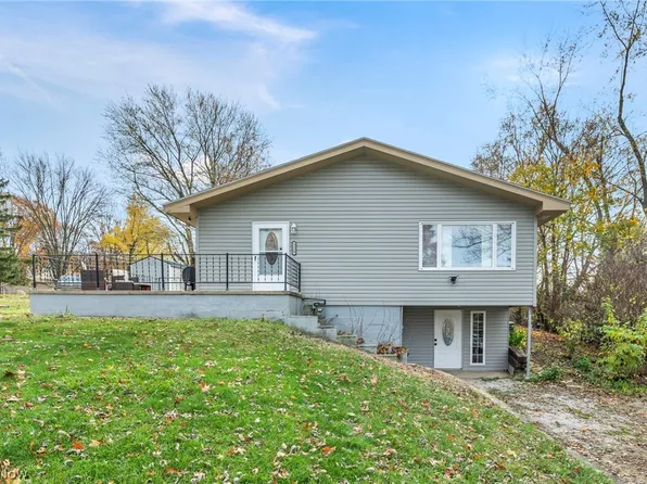 3328 Avis Rd, Akron, OH 44312
