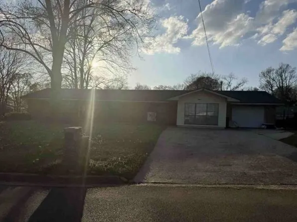 1200 Mascagni Ave, Natchez, MS 39120