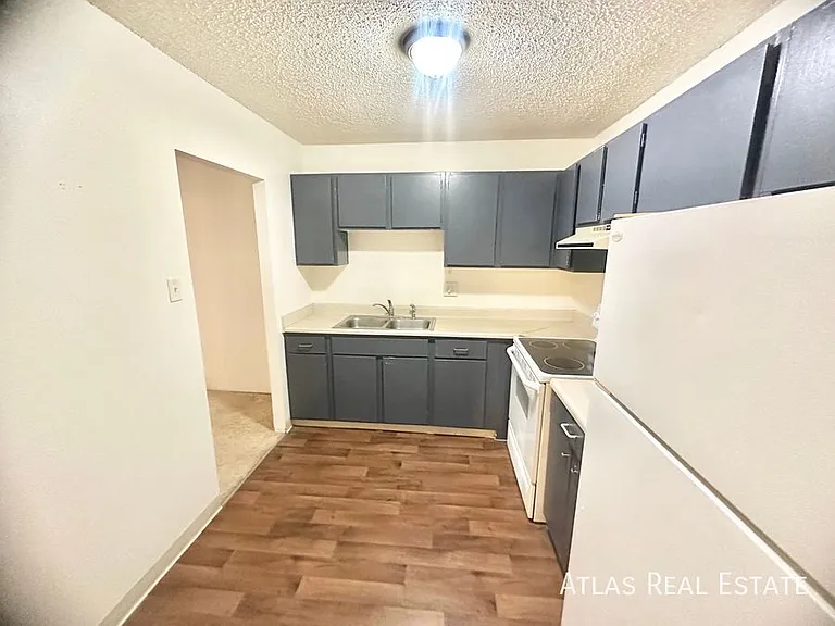 312 W Alabama Ave — Photo 14