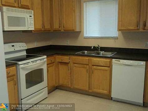 4th image of 11527 Royal Palm Blvd #3