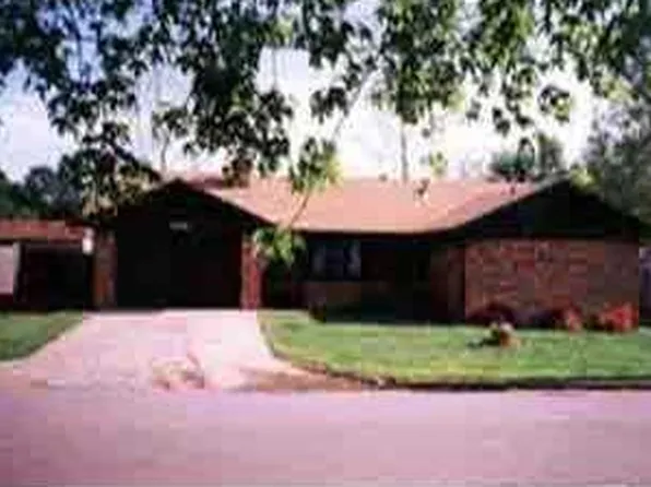 906 SE 10th Str St, Bentonville, AR 72712