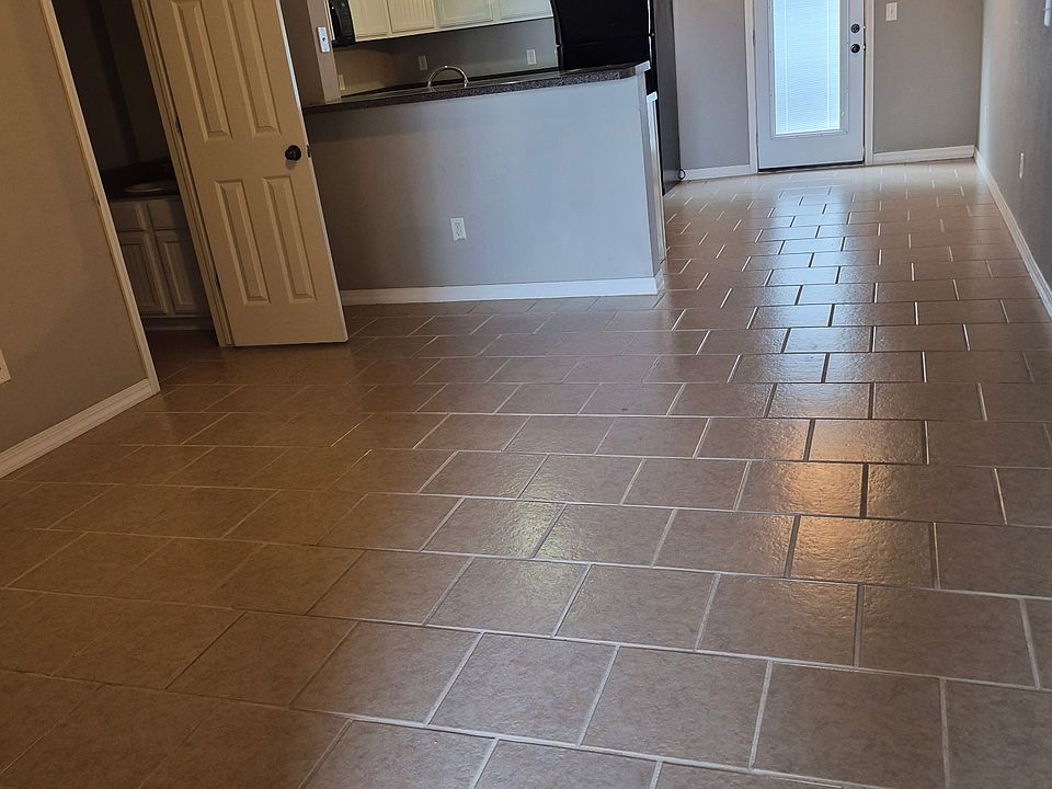 2nd image of 2106 Azlin Pl #B