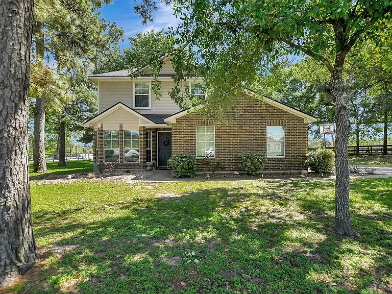 25401 Hunting Trl — Photo 3
