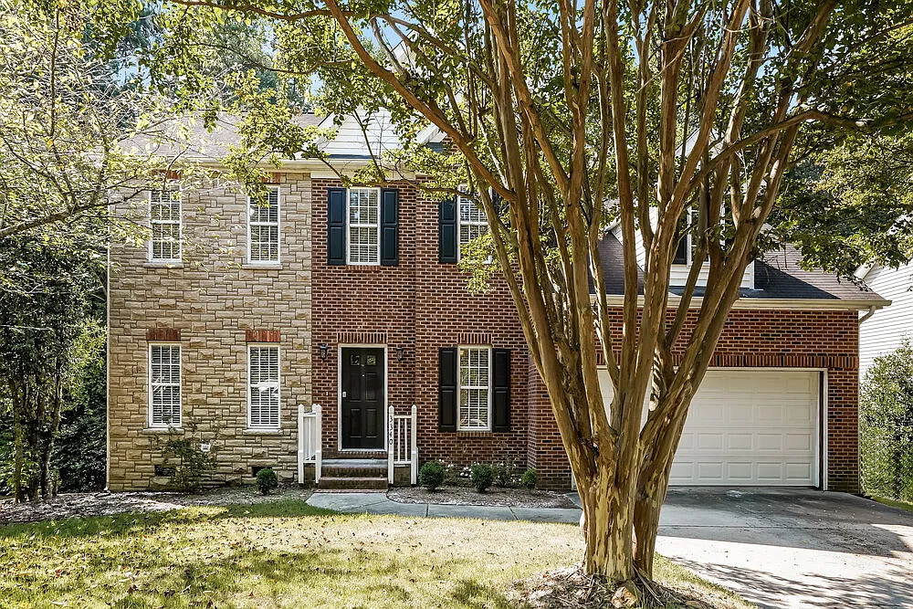 3 bed, 2.5 bath, 2112 sqft, $2,435 — Photo 1