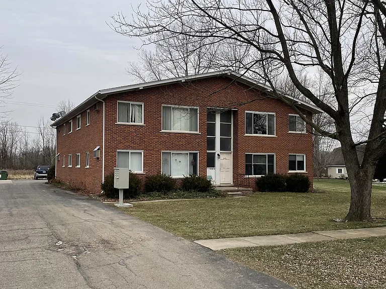 415 E Mill St — Photo 16