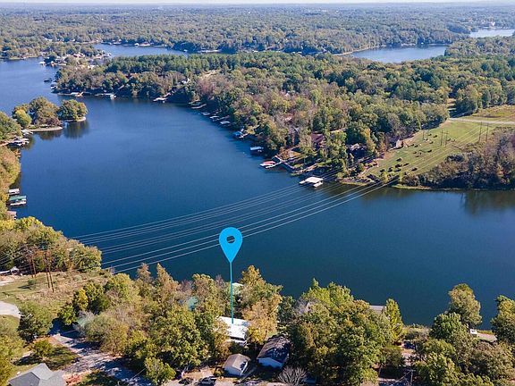 3rd image of 755 Lakeshore Dr S