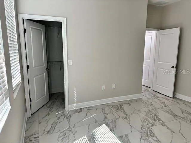 2531 W Walnut St — Photo 7