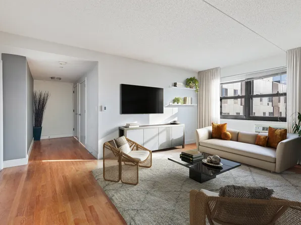 1885 Lexington Avenue 5A image 1 of 11