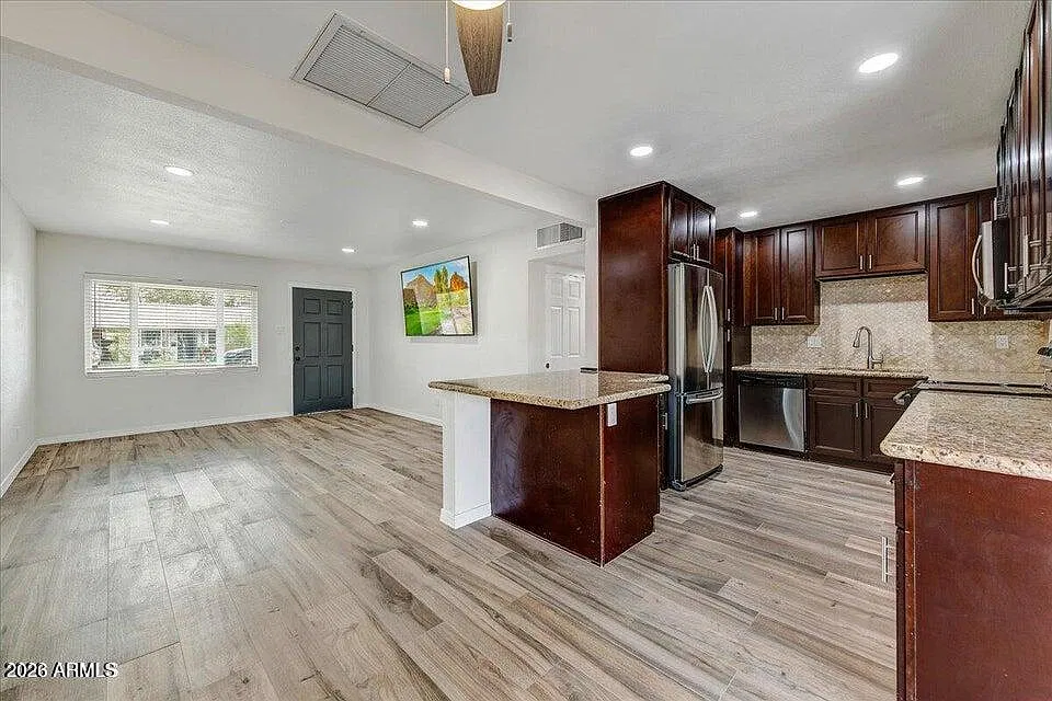 3 bed, 2.0 bath, 1172 sqft, $2,850 — Photo 1