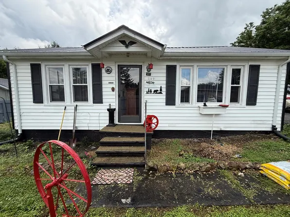 309 Jackson St, Smithville, TN 37166