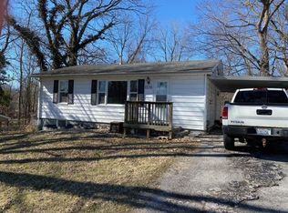1126 East Dr, Cottage Hills, IL 62018