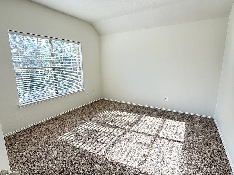 9004 Brook Hill Ln — Photo 8