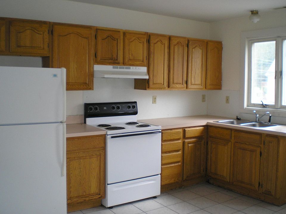2nd image of 117 N State St