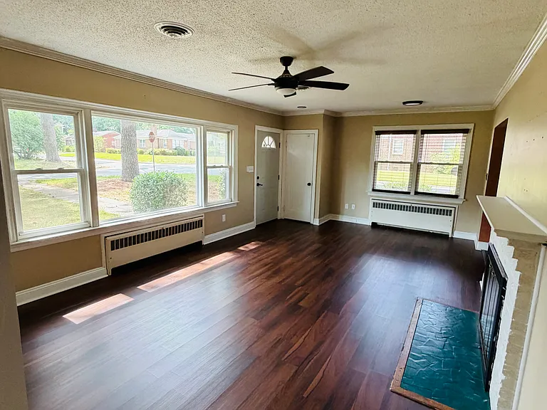 211 Causey Ave — Photo 3