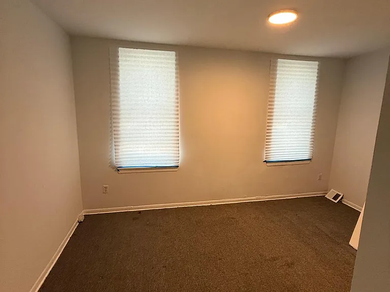 420 N Wilton St — Photo 5