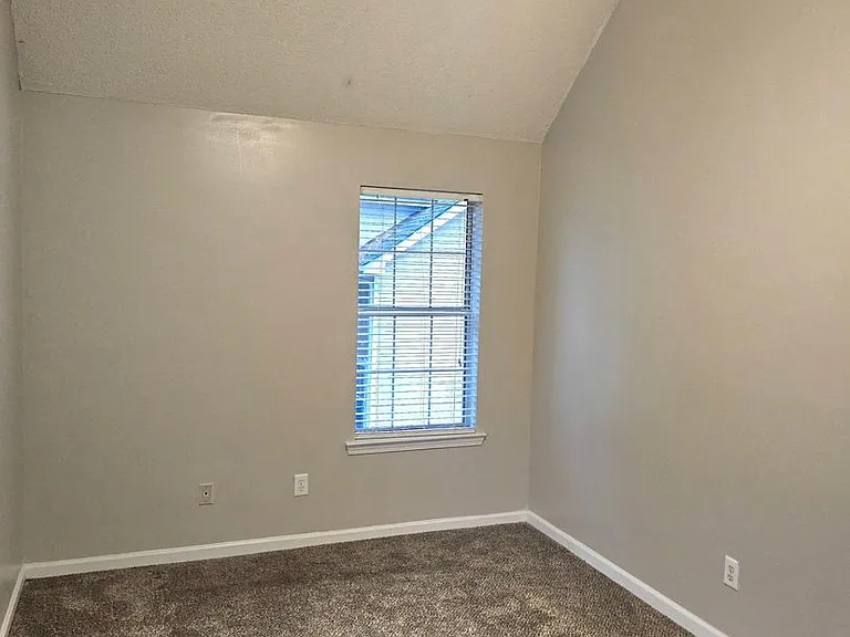152 S Fairfield Dr — Photo 21