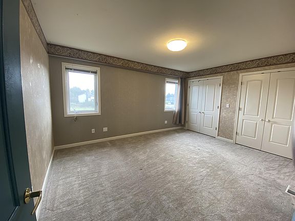 3rd image of 548 Point Brown Ave NE