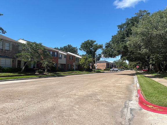 4th image of 5807 Valley Forge Dr #97