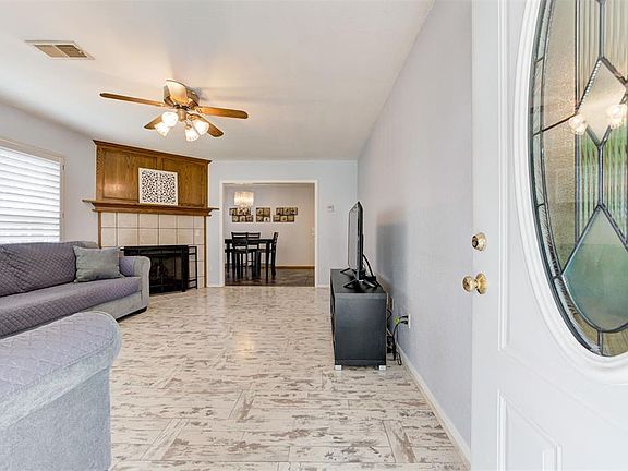 4th image of 920 N Windermere Dr