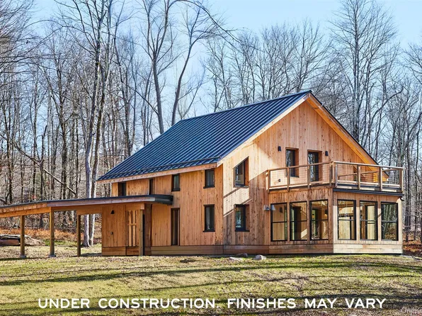 15 Manor Falls Drive, Livingston Manor, NY 12758