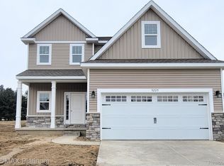 5225 Autumn Kirsten Dr, Fowlerville, MI 48836