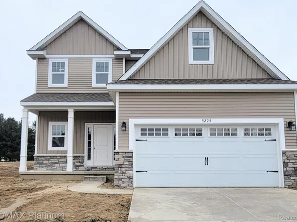 5225 Autumn Kirsten Dr, Fowlerville, MI 48836