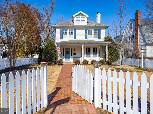 2 N Acton Pl, Annapolis, MD 21401