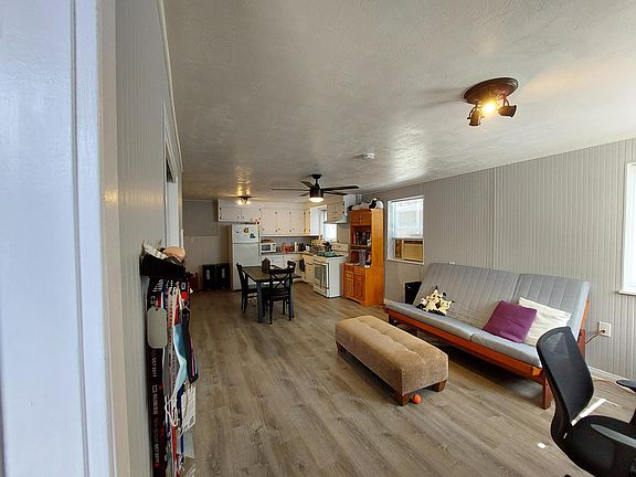 3rd image of 3754 Swift Ave #B