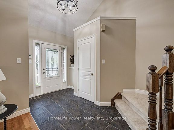 3rd image of 16 Irongate Dr