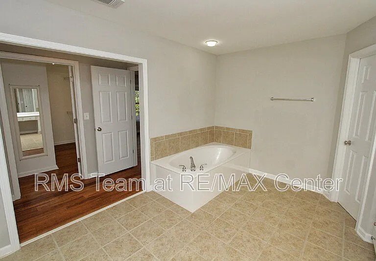 5057 Bethpage Dr — Photo 24