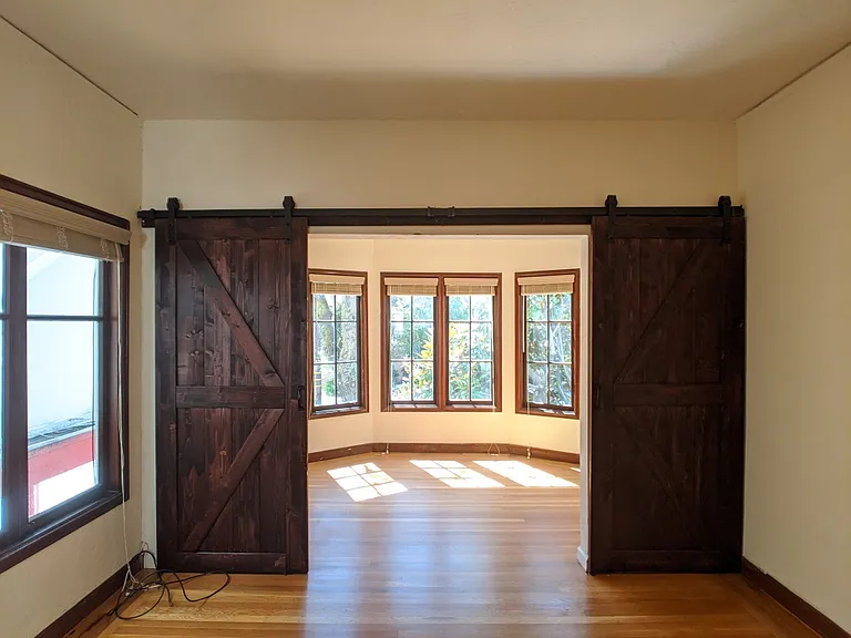 2427 Hilgard Ave — Photo 13