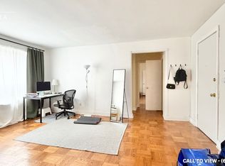 12 Anglesey Blvd #204, Toronto, ON M9A3B3