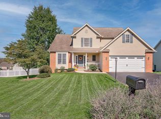 108 Hilltop Dr, Mount Holly Springs, PA 17065