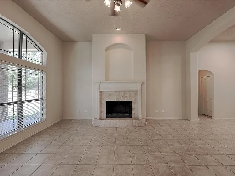 12460 Lyra Dr — Photo 25