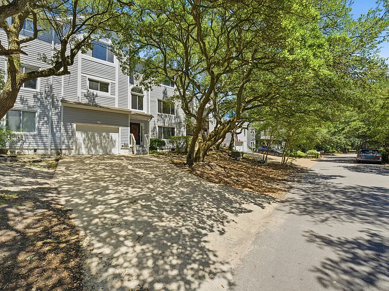3848 Surry Rd — Photo 41