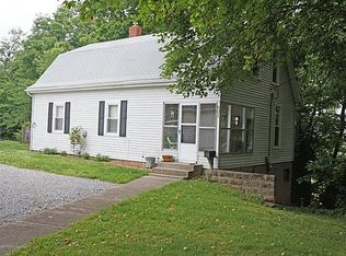 601 Peach St, Mount Carmel, IL 62863