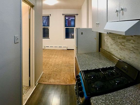 5th image of 64 Bond St #1