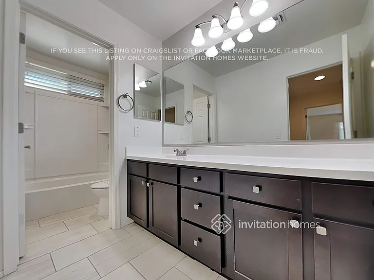 239 N Sandal — Photo 17