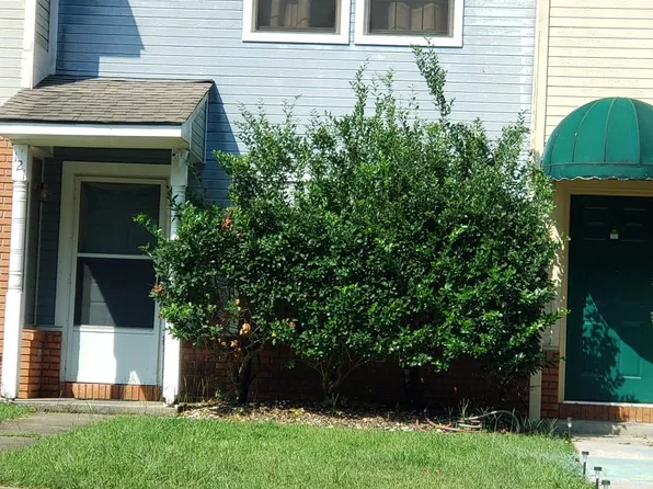 121 Lakeview Dr, Daleville, AL 36322