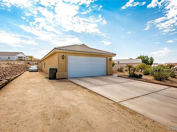 2nd image of 2033 E Mesa Verde Way