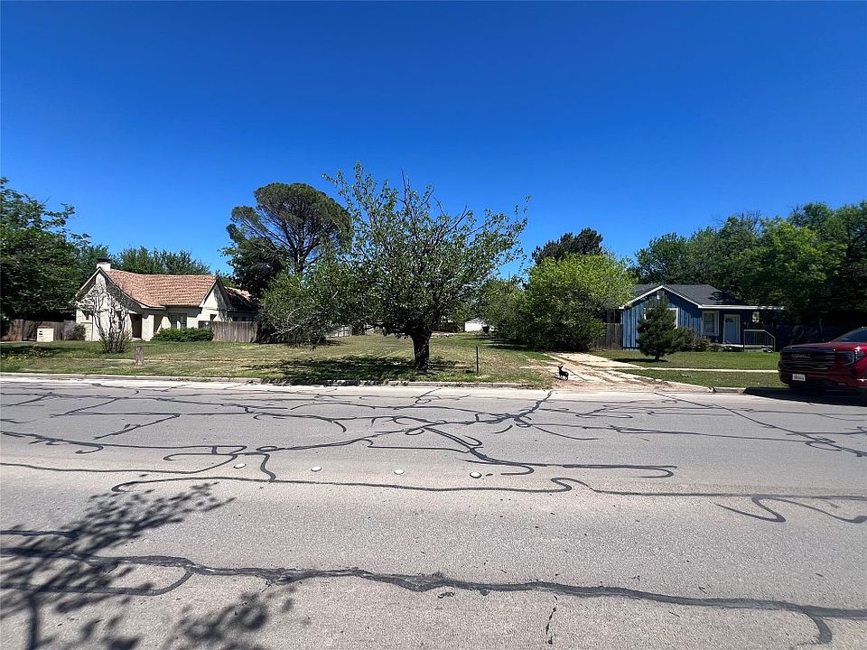 1st image of 417 Sayles Blvd