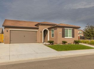 3489 Flint Ave, Clovis, CA 93619