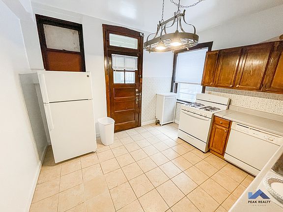 3rd image of 1455 W Summerdale Ave #1677847
