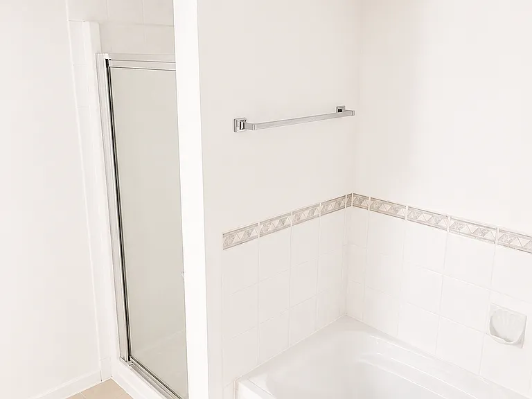 1190 Eastwood St #115 — Photo 7