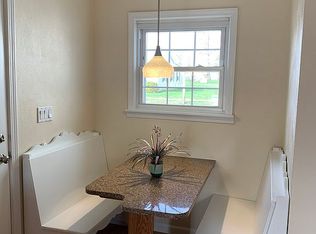 400 SW 2nd St, Fairfield, IL 62837