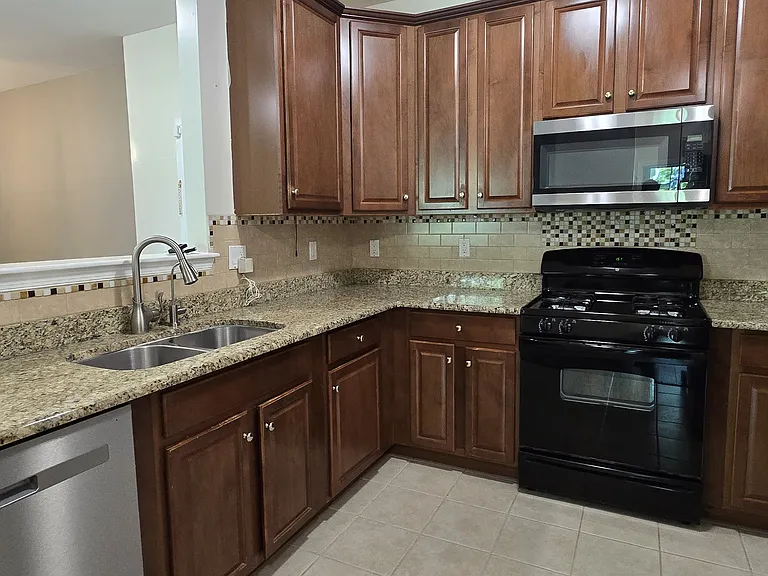 2114 Edward Stec Blvd — Photo 14