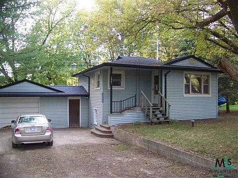 1st image of 2951 Brisbane St