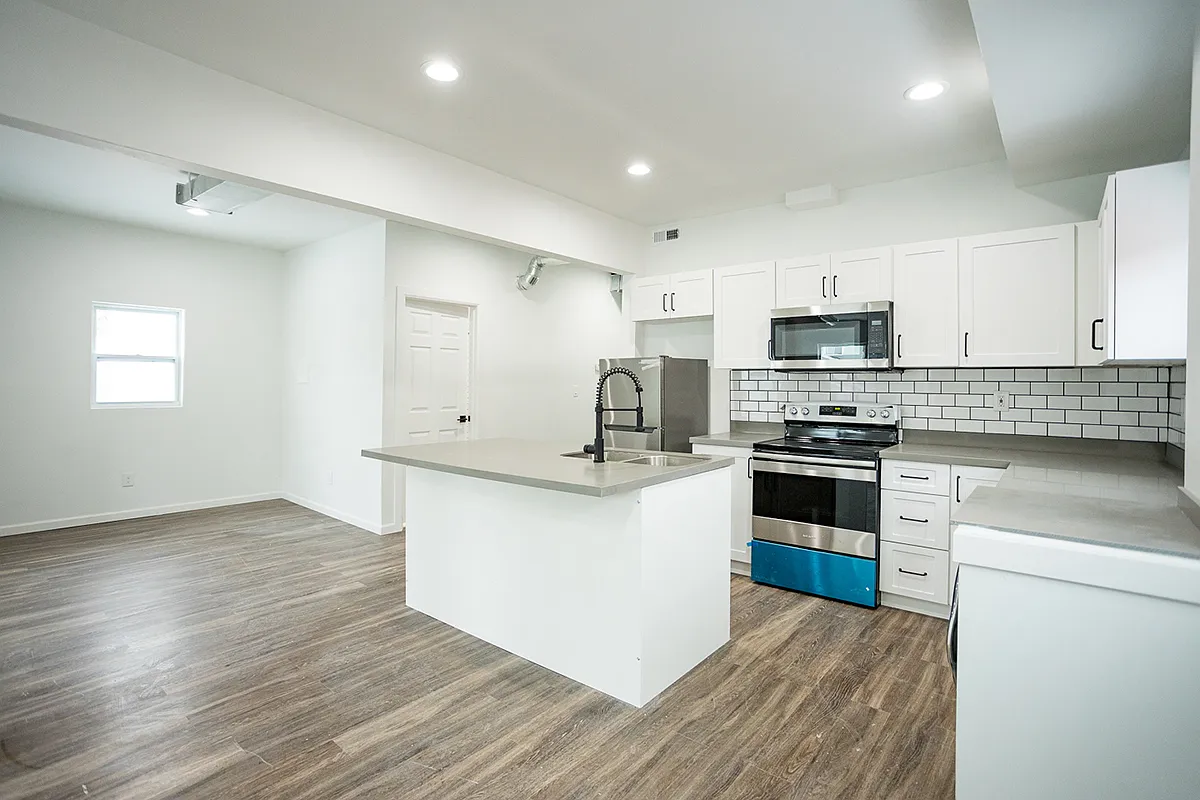 2 bed, 1000 sqft, $1,500 — Photo 2